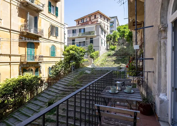 C_44 - Be On The Old Steps Between Station And Centre / Scalinata Cernaia * La Spezia